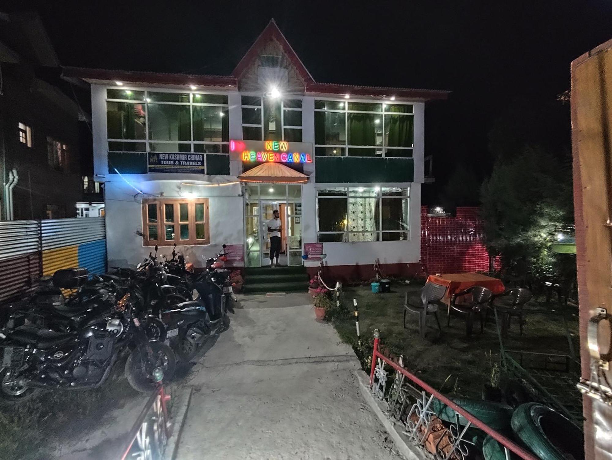 Hotel New Heaven Canal Srīnagar Exteriör bild